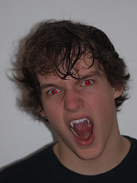 Photomontage autoportrait en vampire